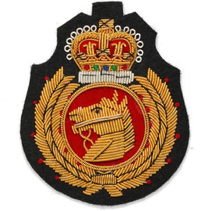 Badge de poche brodé à la main de bonne qualité, motif couronne dorée en couronne, nouveau, avec taille personnalisée - Product Image 3