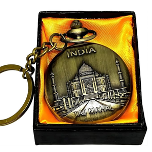 Llavero de reloj de bolsillo Taj Mahal de latón antiguo, colgante de reloj de cuarzo vintage de la India con cadena - Product Image 3
