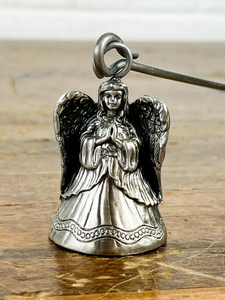 เทียนโลหะพิวเตอร์วินเทจตุ๊กตานางฟ้ายิ้มพร้อมปีกและชุดกรวยบนมือจับโลหะโดย azora Industries - Product Image 6