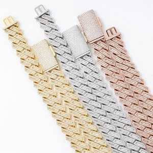 สร้อยคอฮิปฮอปแบบ Cuban Link เงินแท้ 925 ชุบทองคำชมพู ประดับเพชรเพาะเลี้ยงในห้องปฏิบัติการ รับรองโดย IGI รูปทรงบาแกตต์ ดีไซน์หรูหรา - Product Image 3