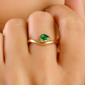 Anillo de Oro Amarillo de 18K con Esmeralda en Forma de Pera, Colección Fina Hecha a Mano, Joyería de Moda, Proveedor de Joyas de Tendencia, Piedra de Nacimiento de Mayo - Product Image 4