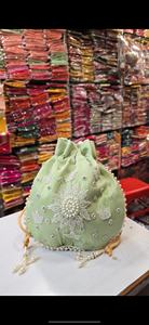 Sac Potli brodé de perles fait main pour mariages, cadeaux festifs et occasions traditionnelles, magnifiquement orné de broderies de perles - Product Image 4