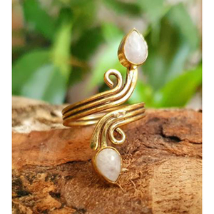 Anillo de Cuarzo Rosa Chapado en Oro con Incrustaciones de Latón, Estilo Bohemio, Unisex, para Uso Diario, con Engaste de Bisel en Forma de Pera, Inspirado en Plantas - Product Image 2