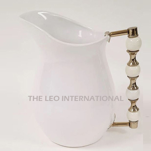 Pichet personnalisé avec logo, couleur blanche, finition dorée, poignée de qualité supérieure, vaisselle décorative pour la maison - Product Image 1