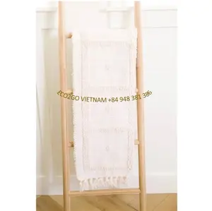 Customized Steps and Design Bamboo Ladder Towel Rack / Decorative Bamboo Ladder Shelf