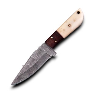 มีดพับเหล็กดามัสกัส UA Supplies ทำมือ ทรงดรอปพอยต์ สำหรับพกพาและตั้งแคมป์ ด้ามทำจากกระดูกอูฐ คมกริบ 58 HRC ทนทาน - Product Image 1