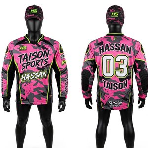 Camiseta de paintball para hombre, transpirable, de poliéster, con paneles de camuflaje en rosa, negro y verde neón, personalizada con sublimación para equipos. - Product Image 1