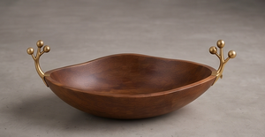Plateau en bois asymétrique artisanal avec poignées en métal en forme de branche, en bois de manguier teinté noyer - Product Image 3