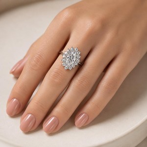 Bague de fiançailles solitaire en or massif 10K 14K 18K certifiée IGI, couleur DEF, clarté VS VVS, style vintage, avec halo floral en grappe - Product Image 5