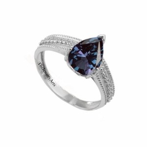 แหวนแต่งงานทรงลูกแพร์ประดับอเล็กซานไดรต์ เครื่องประดับอเล็กซานไดรต์ แหวนพลอยประจำเดือนเกิด แหวนอาร์ตเดโค แหวนสัญญา ของขวัญคริสต์มาสสำหรับผู้หญิง แหวนพลอย - Product Image 1