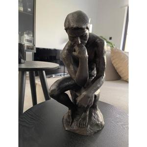 Statue d'homme Penseur Abstrait, Décoration intérieure moderne pour la maison et décoration extérieure, Fournitures de jardin, Sculpture aux designs personnalisables - Product Image 1