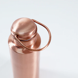 Botella Deportiva Ecológica de Cobre Grabada con los 7 Chakras, 1000 ml, con Tapa, para Bebidas Deportivas y al Aire Libre - Product Image 1