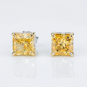 Boucles d'oreilles clous en zircon taille princesse, plaqué rhodium argenté, sertissage griffe, poids personnalisable, bijoux fins pour femme, classiques et quotidiens - Product Image 1