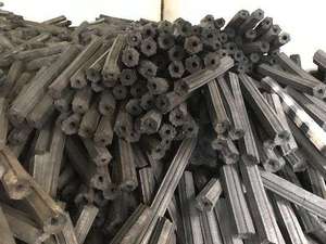 Briquettes hexagonales de charbon de bois de haute qualité pour restaurant BBQ, durée de combustion de 4 à 6 heures, 5 % d'humidité, haute teneur en carbone fixe - Product Image 3