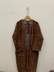 Blouson en velours Suzani brodé pour femme, motif floral, imprimé floqué, respirant, léger, épais, vêtement d'extérieur élégant pour l'hiver - Product Image 1
