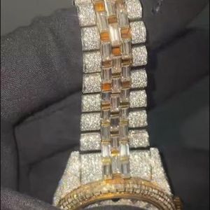 Reloj de Lujo con Diamantes, Regalo Espléndido, 28mm, Moissanita, Plata, Analógico, Movimiento de Cuarzo ETA, Día/ Fecha, Cristal de Zafiro, Escondido - Product Image 3