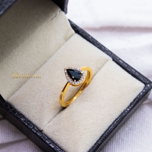 Anillo de Oro Amarillo Sólido de 14k con Zafiro Azul Natural en Forma de Pera y Halo de Diamantes, Joyas Memoria, Venta al Por Mayor - Product Image 3