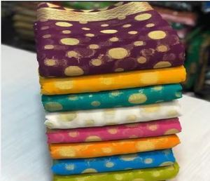 Esclusivo Sari Tradizionale di Alta Qualità in Seta Banarasi Indiana con Pura Seta Kanjivaram per Matrimoni e Feste - Product Image 4