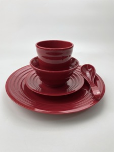 Fabriqué à Taïwan, vaisselle écologique PGT, ensemble de 5 pièces pour un usage quotidien et le camping - Rouge classique - Product Image 3
