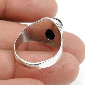 Anillo Unisex de Ónix Negro con Corte Ovalado, Hecho a Mano en Plata de Ley 925, Joyería Bohemia a un Precio Razonable - Product Image 3