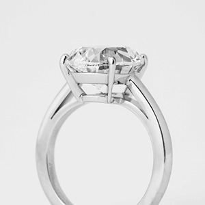 Anillo de Compromiso Solitario Atemporal de Oro Blanco de 14K con Diamante Cultivado en Laboratorio de 5.00ct, Corte Cojín, Claridad F VS2, Joyería Fina Premium - Product Image 5