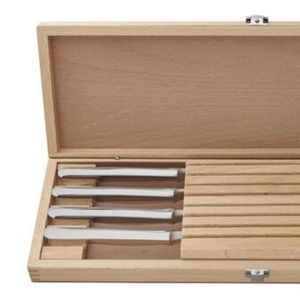 Juego de 8 Cuchillos para Carne Plateados en Caja de Madera Marrón con Ranuras Individuales y Tapa con Bisagras para Cubertería de Mesa de Comedor - Product Image 5