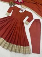 Traje Anarkali Tradicional para Fiesta, Colección Festiva, Estilo Moderno, Crepé de Seda, Corte Entallado, Ropa Elegante para Bodas y Fiestas
