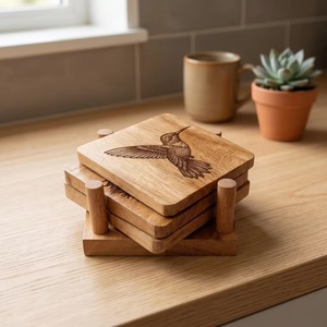 Juego de Posavasos Cuadrados de Madera con Diseño de Colibrí, Rústicos, Hechos a Mano, Antideslizantes, de 10 mm de Grosor - Product Image 1
