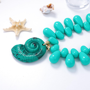 Collar de Resina con Múltiples Elementos, Elegante y Retro para Mujer, Colgante de Moda de Alta Gama, Versátil y Único, Nuevo Estilo, a la Moda - Product Image 1