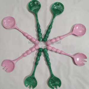 Serveurs à salade à long manche en résine perlée de la meilleure qualité Outils décoratifs en résine à motif vert et rose au meilleur prix - Product Image 5