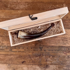 Correa de Cuero de Color Natural con Polvo de Cuerno de Búfalo Ecológico Hecho a Mano por ILAHI, Arte Rústico, Feng Shui, Coleccionable, Halloween - Product Image 2