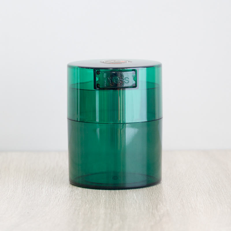 สีเขียวโปร่งแสง