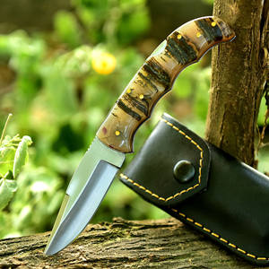 Cuchillo de Caza Plegable Forjado a Mano con Hoja de Acero de Damasco Grabada y Mango de Madera, Personalizable OEM - Product Image 6