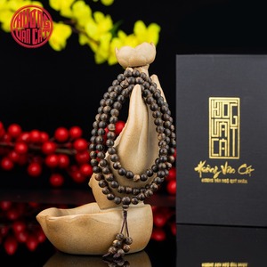 Pulsera de Agarwood de 108 cuentas de 6 mm, única en su tipo, totalmente sumergible – Auténtica Mala de Oración de Madera de Oud con Alto Contenido de Resina - Product Image 1