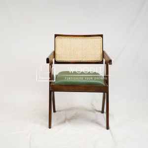 Chaise de salle à manger en bois massif avec dossier en rotin 100% naturel, coussin en cuir véritable et accoudoirs de soutien, portable pour la maison et l'entrepôt - Product Image 4