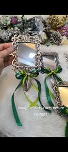 Miroir à main en argent allemand avec ruban vert, miroir de courtoisie rectangulaire avec ruban vert, cadre décoratif traditionnel Desi - Product Image 5