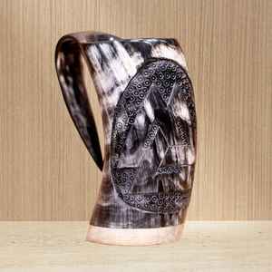 Auténtica Jarra de Cuerno de Buey Hecha a Mano, Estilo Vikingo, con Asa - Product Image 6