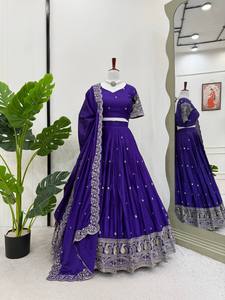 Lehenga Choli de Seda Vichitra Morada con Bordado de Lentejuelas y Hilos, Traje Tradicional para Bodas y Fiestas para Mujeres - Product Image 1