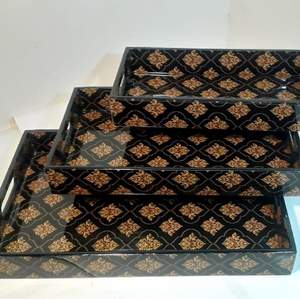 Ensemble de plateaux en os incrusté de motifs floraux bleus et blancs, disponible à prix de gros pour ajouter une touche artisanale classique à toute pièce. - Product Image 4