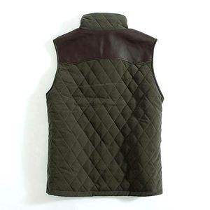 เสื้อกั๊กผู้ชายสีเขียวมะกอกแบบเย็บลายพร้อมแผ่นหนัง PU ที่ไหล่ บุขนแกะสำหรับฤดูหนาว เหมาะสำหรับการล่าสัตว์และการยิงปืน - Product Image 2