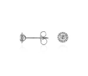 Boucles d'oreilles clous en or 10K serties pavé avec halo de diamants de laboratoire taille ronde - Product Image 2