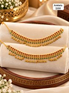 Chaîne de cheville Payal pour femme, en alliage plaqué rhodium imitation, ornée de perles blanches, de cristaux et de Kundan, sertie à griffes, style classique indien pour mariage hindou - Product Image 2
