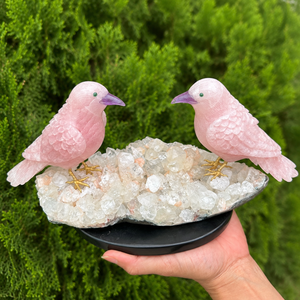 Sculpture d'oiseaux en quartz rose sculptée à la main, apophyllite, stélbite, base en onyx, sculpture en cristal - Product Image 5
