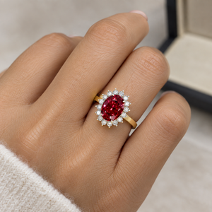 Anillo de Compromiso Clásico de Oro Sólido de 14K con Rubí Rojo Natural de 5 Quilates, Corte Ovalado, Engaste de Garras, para Mujer - Product Image 1