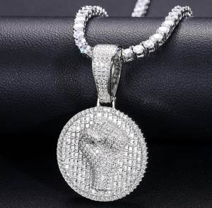 Colgante de Puño Iced Out de Moissanita, Plata 925 con Baño de Rodio, Joyería Hip Hop para Hombre, Micro Pavé con Corte Baguette, Uso Diario - Product Image 4