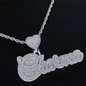 Colgante de Moissanita Personalizado con Nombre, Chapado en Rodio, Plata 925, Diseño de Guitarra y Corazón, Joyería Unisex - Product Image 1