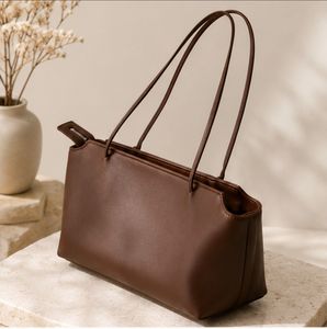 Bolso Tote de Cuero Genuino para Mujer, Diseño Minimalista, Correa de Hombro, Color Marrón, Uso Diario, Estilo Casual, Parte Superior Abierta, Duradero - Product Image 4
