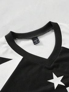 Camiseta de fútbol americano negra y blanca para hombre, talla grande, de malla, con estampado de estrellas y números, estilo oversize, cuello en V, para verano y deportes. - Product Image 3