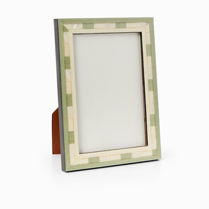 Marco de Fotos con Incrustaciones de Hueso de Diseño, Hecho a Mano con Artesanía Tradicional, Pieza Decorativa Perfecta para Estilizar Interiores - Product Image 1
