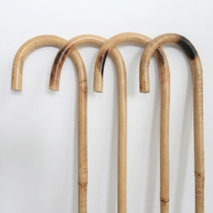 Canne de marche en rotin naturel avec poignée en croûte de bois et pointe brûlée, bâton de randonnée artisanal pour homme, idéal pour le camping et les activités de plein air - Product Image 4